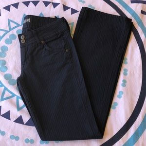 ⭐️New Hudson Pinstripe Flare⭐️